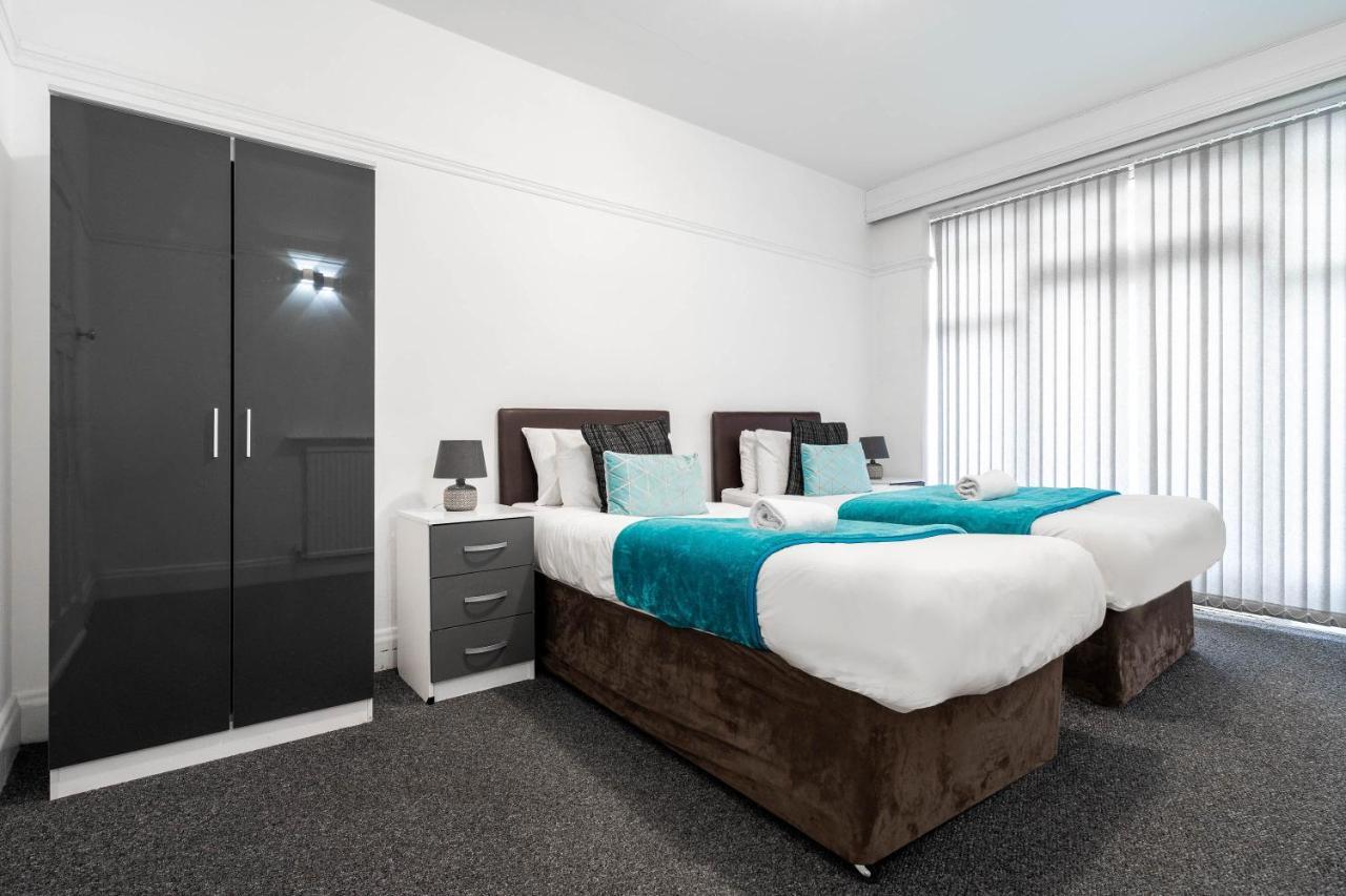 5 Bedroom House - 11 Guests - Garden - Wifi - Smart Tv - Top Rated - Large Driveway 4 Multiple Vehicles - Perfect For Contractors Birmingham Eksteriør billede