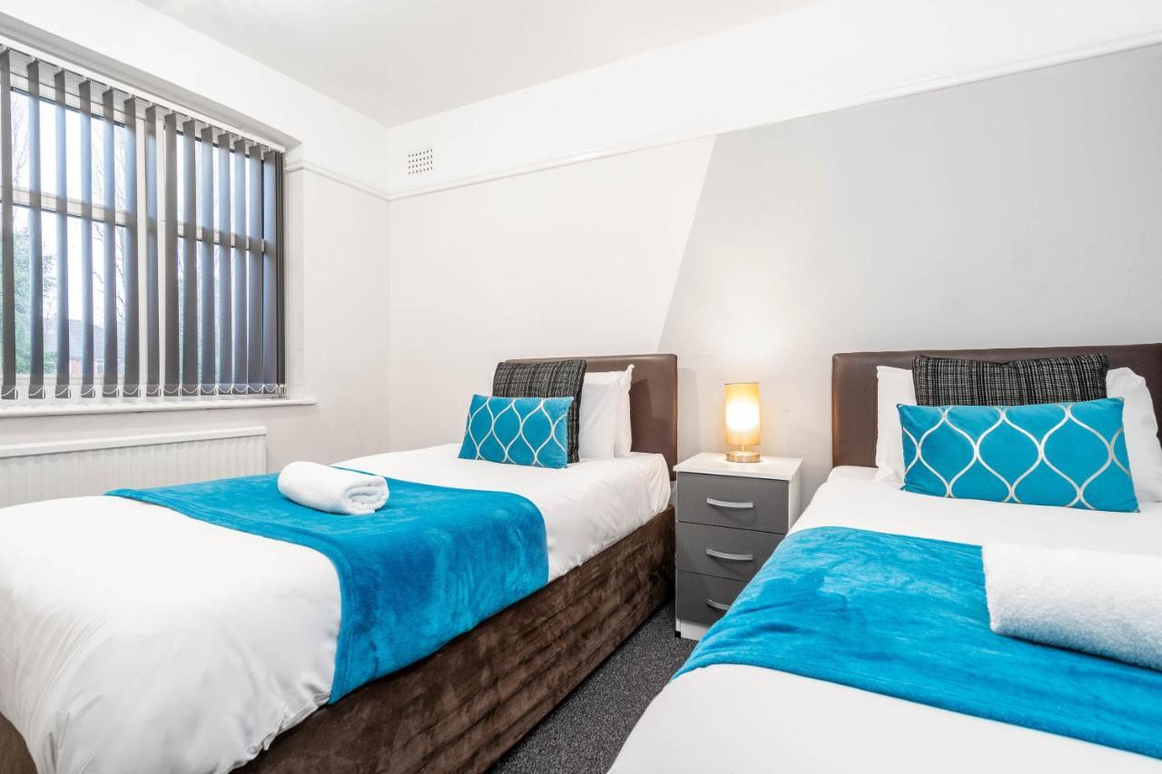 5 Bedroom House - 11 Guests - Garden - Wifi - Smart Tv - Top Rated - Large Driveway 4 Multiple Vehicles - Perfect For Contractors Birmingham Eksteriør billede