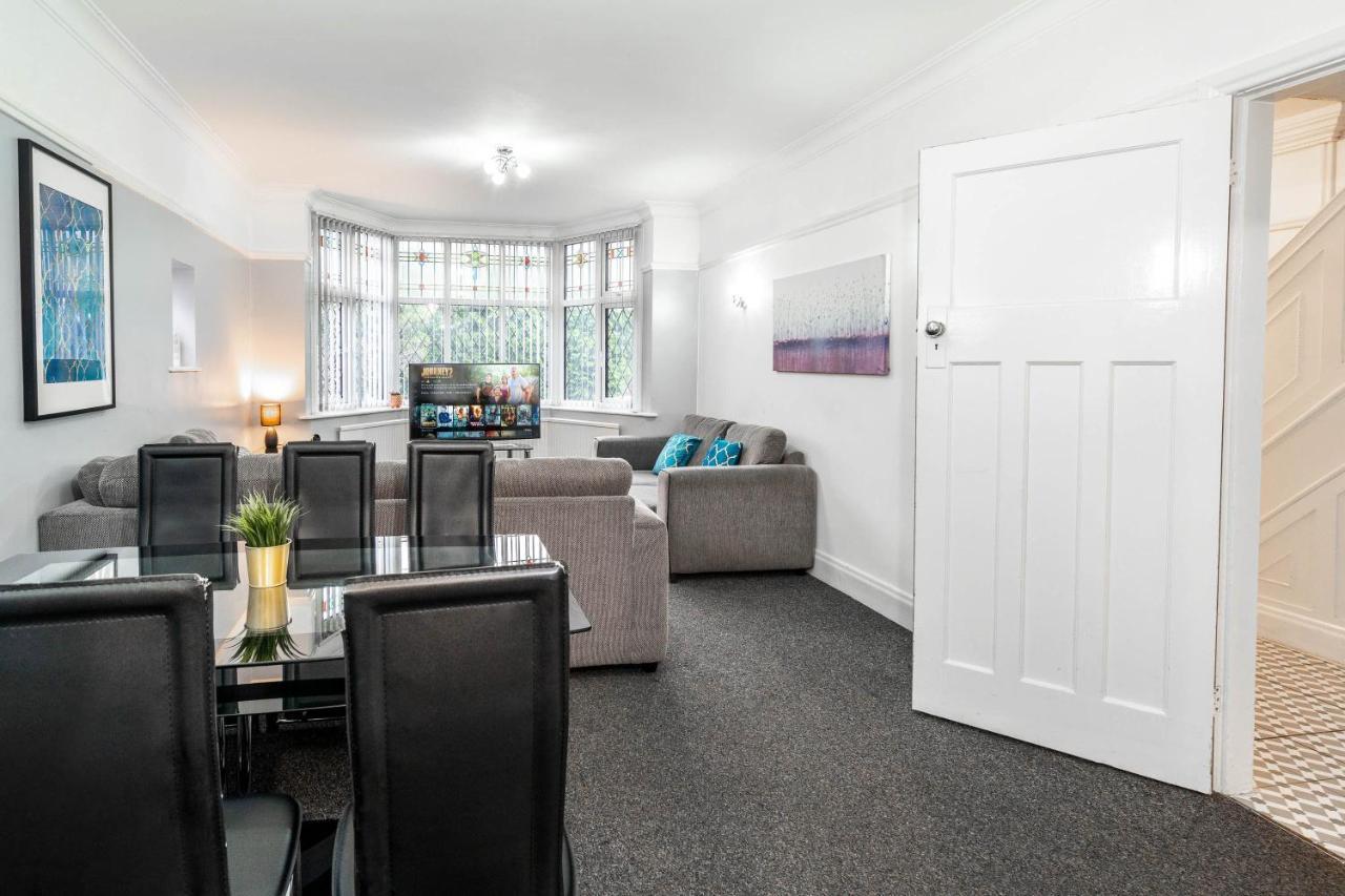 5 Bedroom House - 11 Guests - Garden - Wifi - Smart Tv - Top Rated - Large Driveway 4 Multiple Vehicles - Perfect For Contractors Birmingham Eksteriør billede