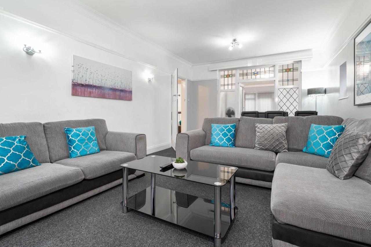 5 Bedroom House - 11 Guests - Garden - Wifi - Smart Tv - Top Rated - Large Driveway 4 Multiple Vehicles - Perfect For Contractors Birmingham Eksteriør billede