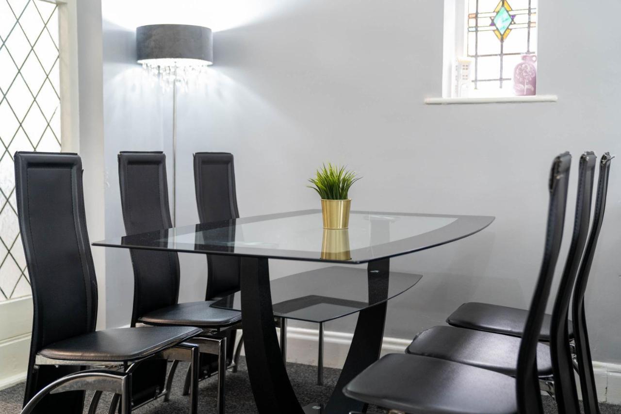 5 Bedroom House - 11 Guests - Garden - Wifi - Smart Tv - Top Rated - Large Driveway 4 Multiple Vehicles - Perfect For Contractors Birmingham Eksteriør billede
